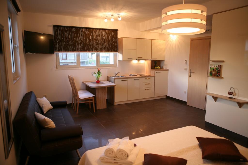 Apartments Sanja Трогір Екстер'єр фото