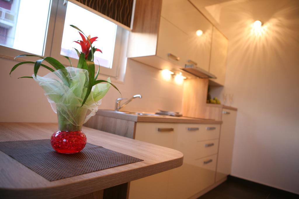 Apartments Sanja Трогір Екстер'єр фото