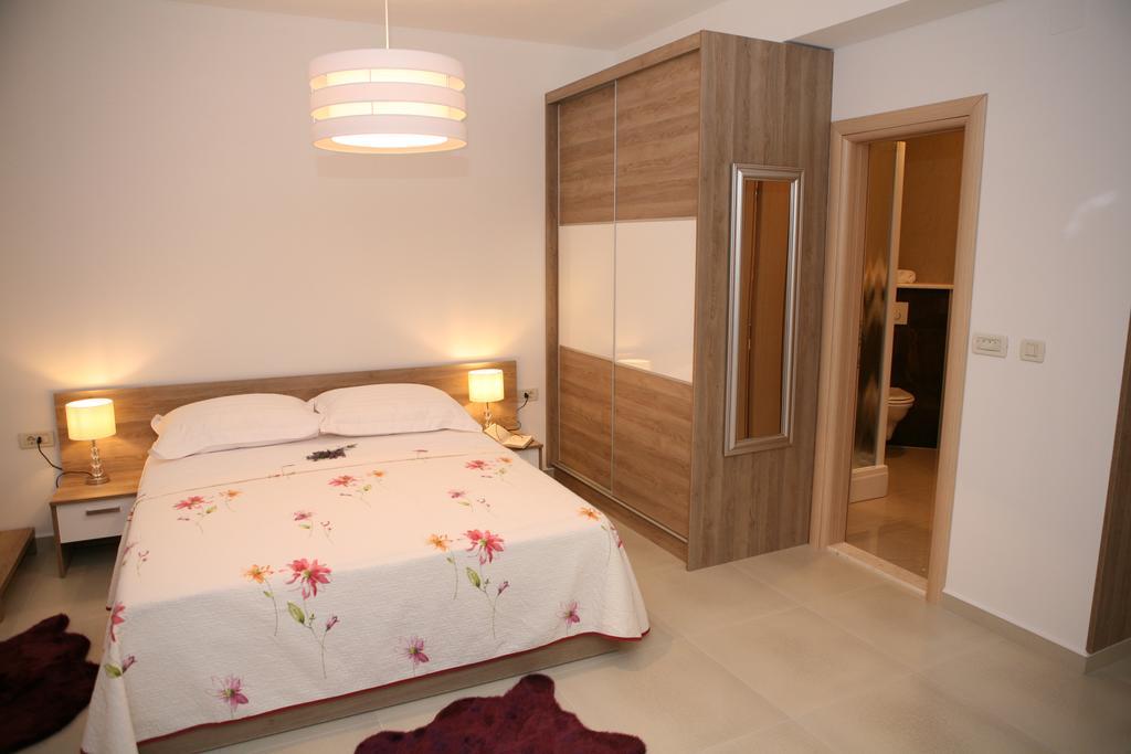 Apartments Sanja Трогір Екстер'єр фото