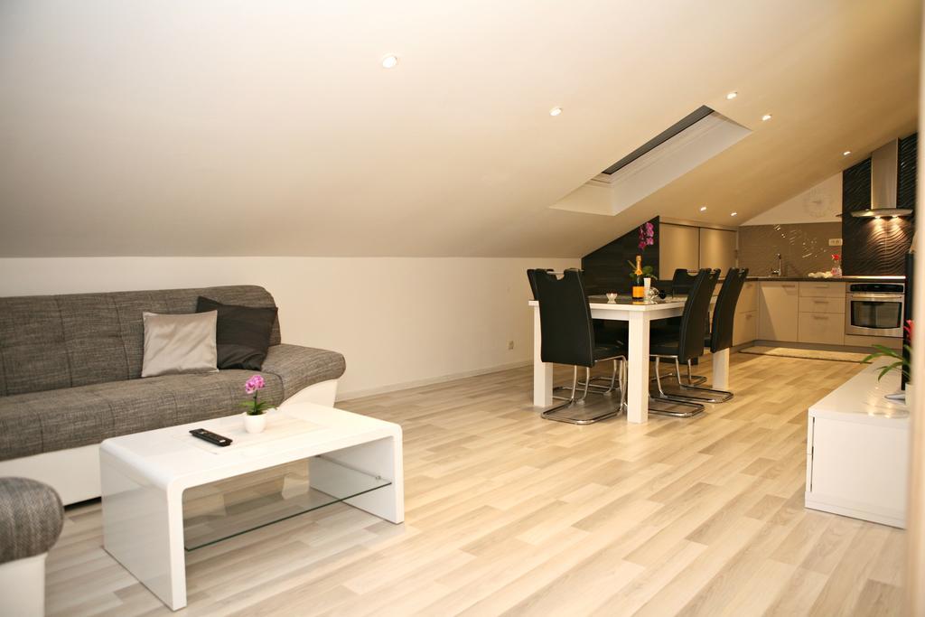Apartments Sanja Трогір Екстер'єр фото