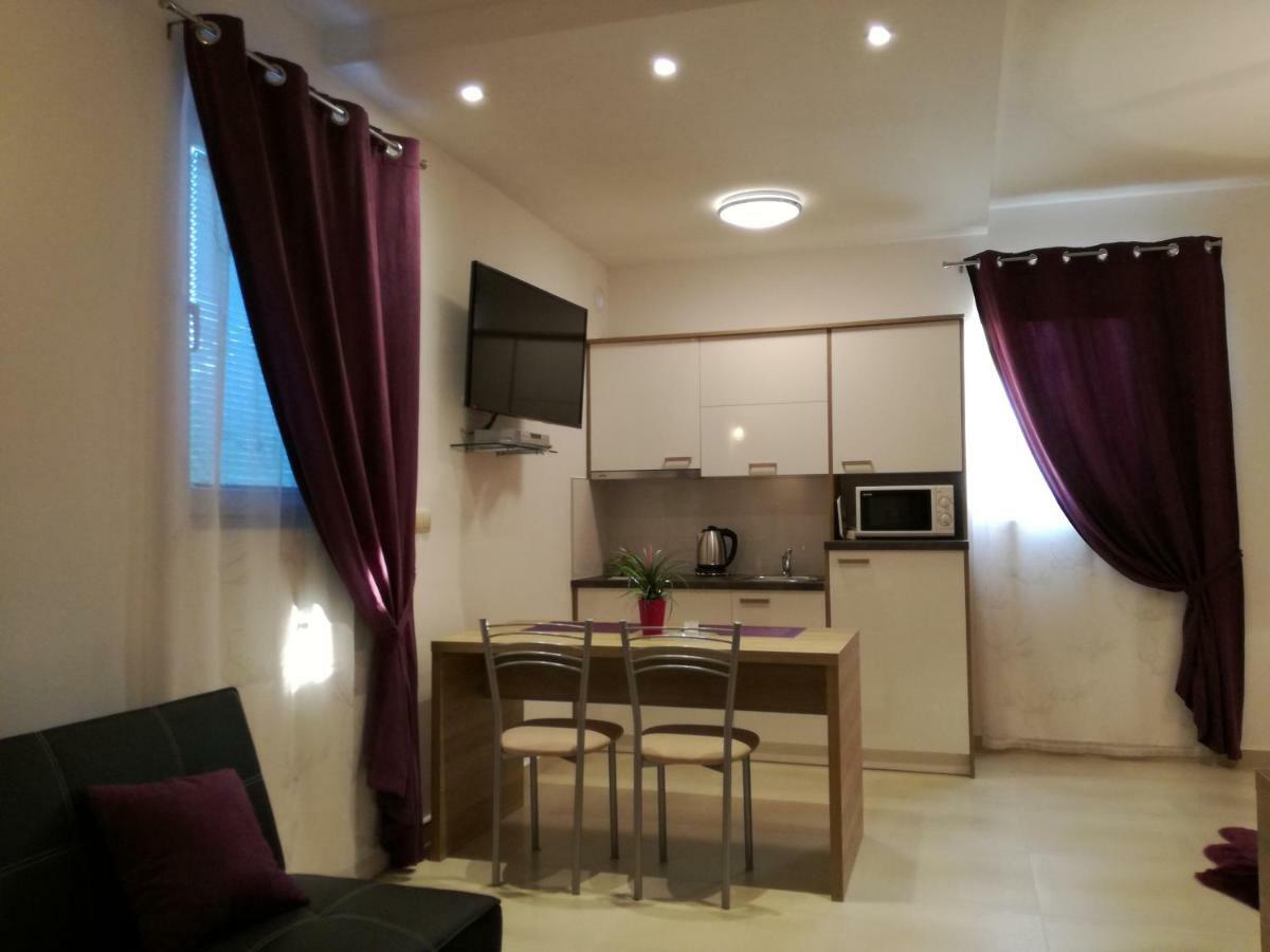 Apartments Sanja Трогір Екстер'єр фото