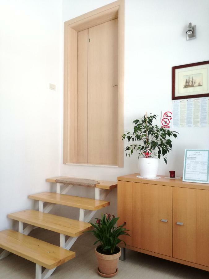 Apartments Sanja Трогір Екстер'єр фото